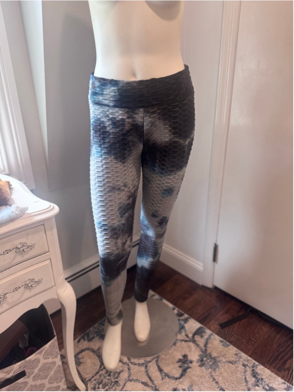 Women's Unbranded Textured Tie-Dye butt lift fleece lined Leggings‎ Size L/XL